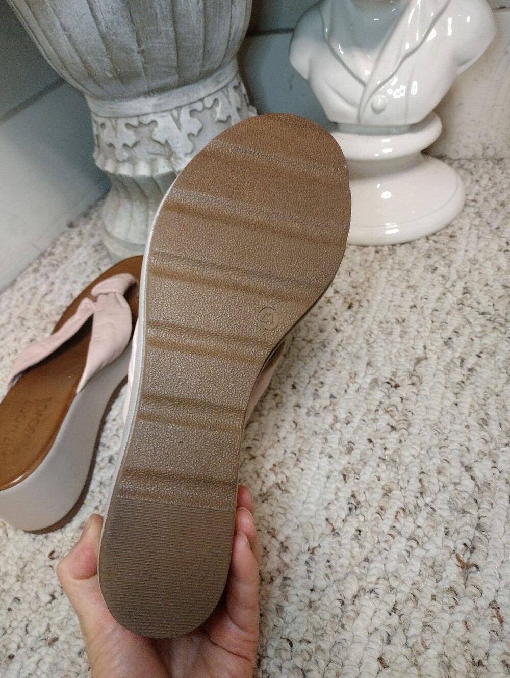 Miz Mooz Nuovo Blush Leather Platform Thong Sandals - Picture 6 of 8
